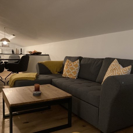 Wohnraum mit zus&auml;tzlichem Schlafsofa, &copy; (c)nagelspitz-nest_schliersee_Foto H.Werlberger