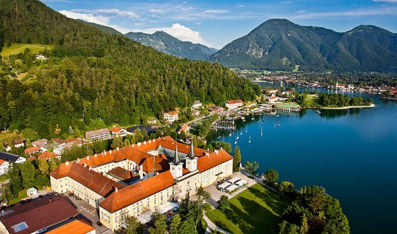 Tegernsee - das ehemalige Benediktiner-Kloster, © im-web.de/ Tourist-Information Rottach-Egern