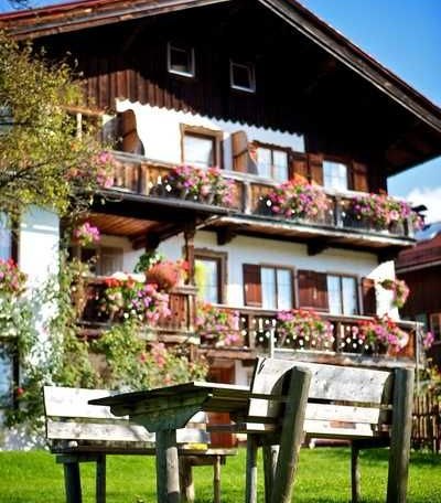 haupthaus von Vorne, © im-web.de/ Gäste-Information Schliersee in der vitalwelt schliersee