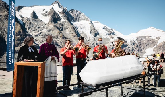 Requiem-in-Weiss_c_Luca-Jaenichen_Protectourwinters-Austria, &copy; Claudia Mach