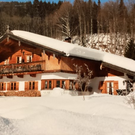 Hausansicht im Winter, &copy; im-web.de/ Regionalentwicklung Oberland Kommunalunternehmen