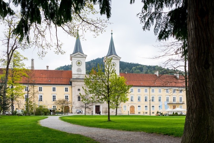 Schloss_Fassade_Schmetterlingsgarten Schloss_Fassade_Schmetterlingsgarten