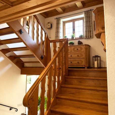 Treppe zum 1.OG, &copy; im-web.de/ Kur- und Tourist-Info Bayrischzell