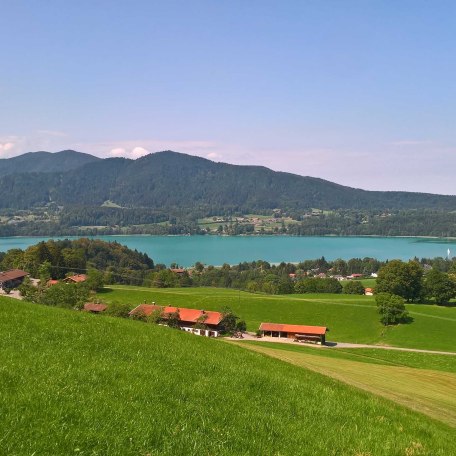 Blick &uuml;ber den Bergerhof zum Tegernsee, &copy; im-web.de/ Tourist-Information Gmund am Tegernsee