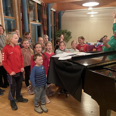 Seite 47 unten links junge canticas