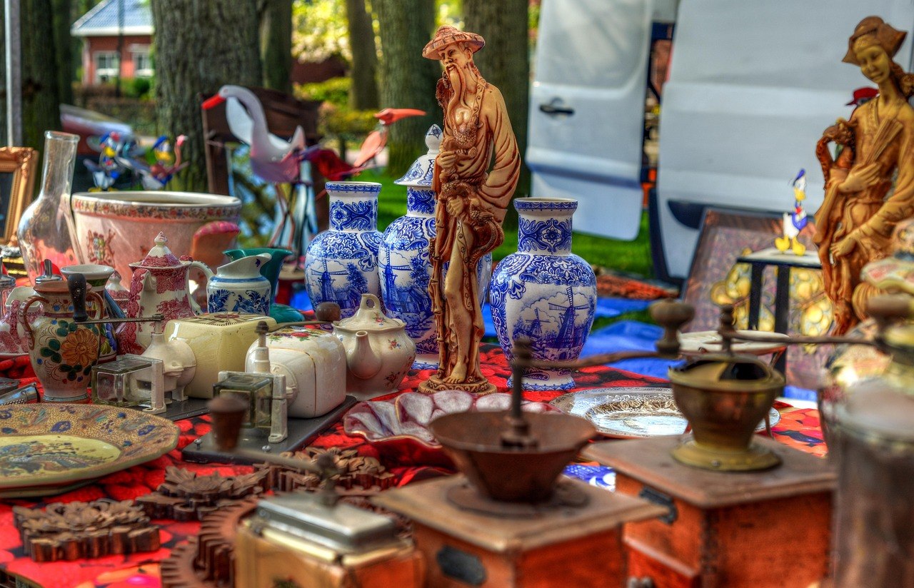 flea-market-3342450_1280