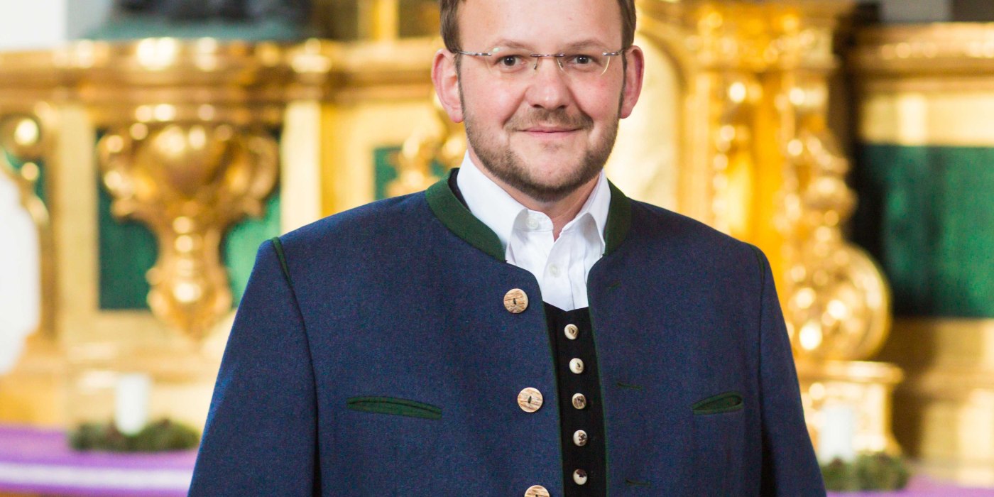 pressefoto-farbe-kirche pressefoto-farbe-kirche