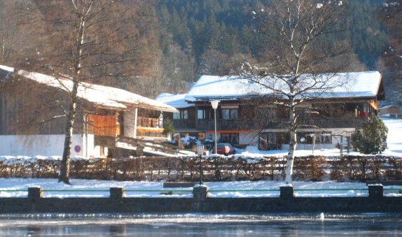 Außenansicht Winter, © im-web.de/ Gäste-Information Schliersee in der vitalwelt schliersee
