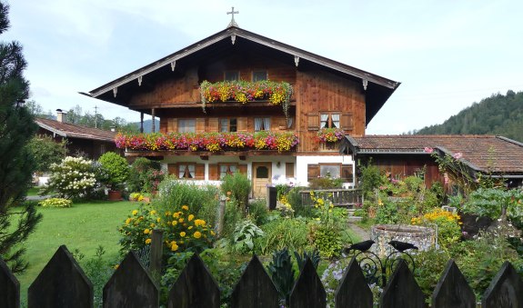 Blick &uuml;ber den Bauerngarten, &copy; im-web.de/ Tourist-Information Rottach-Egern