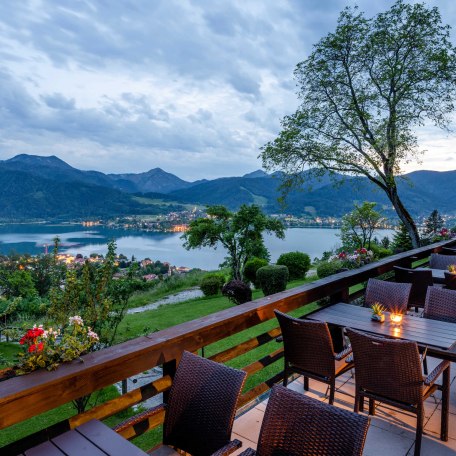 Abendstimmung auf der Terrasse - Hotel Der Westerhof, &copy; im-web.de/ Tourist Information Tegernsee