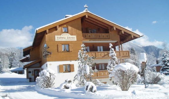 www.gaestehaus-ludwig-thoma.de Tel.: 08022/92150, © im-web.de/ Tourist Information Tegernsee