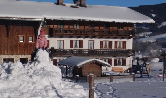 Winter am Hof, © im-web.de/ Gäste-Information Schliersee in der vitalwelt schliersee Winter am Hof, © im-web.de/ Gäste-Information Schliersee in der vitalwelt schliersee