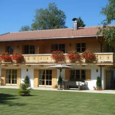 Ansicht Ferienwohnungen im Landhaus, © im-web.de/ Tourist-Information Rottach-Egern