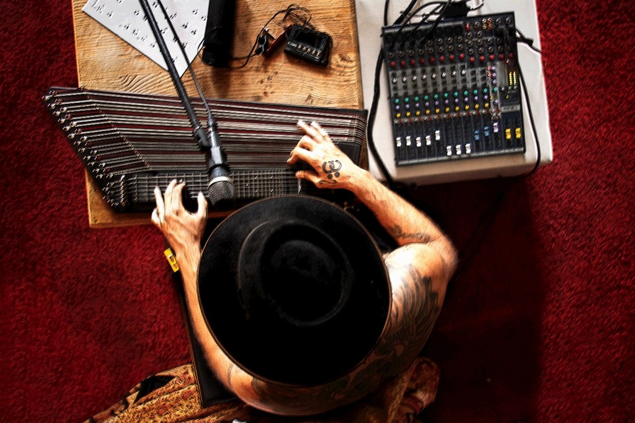 2020_manuel_zither_studio