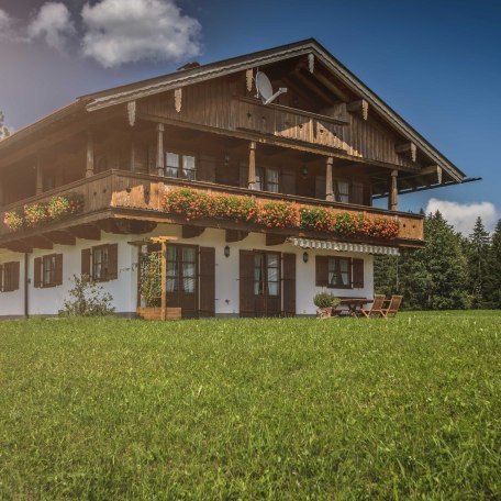 Ferienhaus mit den Ferienwohnungen Auszeit und Bergzeit, © im-web.de/ Gäste-Information Schliersee in der vitalwelt schliersee