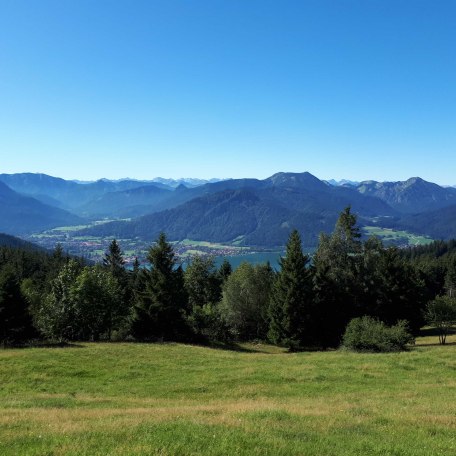 Blick von der Neureuth in Richtung Wiessee, © im-web.de/ Tourist-Information Gmund am Tegernsee