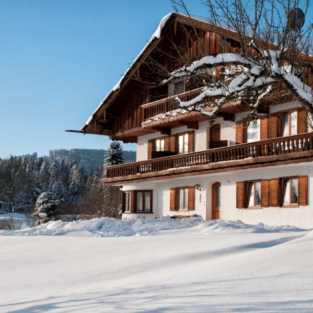 Gästehaus Unterreiterhof Bad Wiessee - Wintermärchen mit Traumblick über das Tegernseer Tal, © GERLIND SCHIELE PHOTOGRAPHY TEGERNSEE
