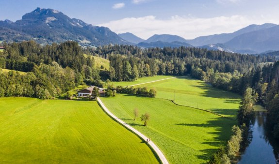 Leitzach mit Blick auf den Breitenstein, &copy; Alpenregion Tegernsee Schliersee