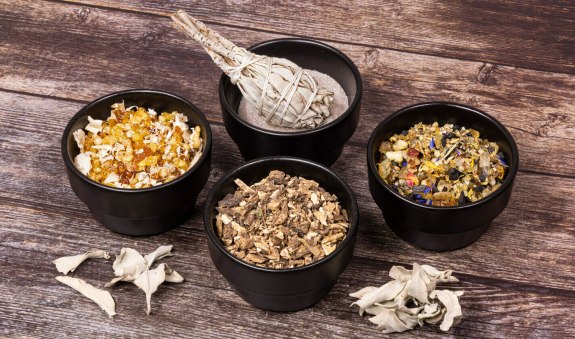 Aufmacher-Raeucherwerk, &copy; Marias Bl&uuml;tenzauber