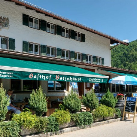 Gasthof Batznhäusl in Kreuth am Tegernsee  - die sonnige Terrasse ist ganzjährig geöffnet, © GERLIND SCHIELE PHOTOGRAPHY TEGERNSEE