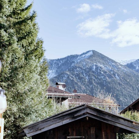 Ausblick von der Terrasse auf die Nagelspitz, © im-web.de/ Gäste-Information Schliersee in der vitalwelt schliersee