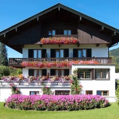 Blick auf unser Haus, © Gästehaus Gartenheim am Tegernsee