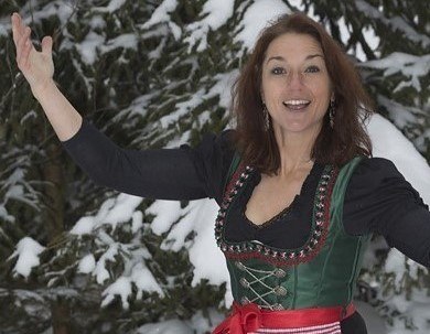 dirndl-tief-im-schnee-3_2 dirndl-tief-im-schnee-3_2
