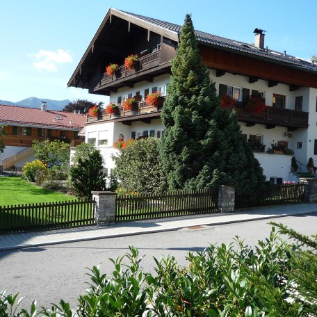 Gästehaus und Neubau, Ansicht von NO, © im-web.de/ Tourist-Information Bad Wiessee