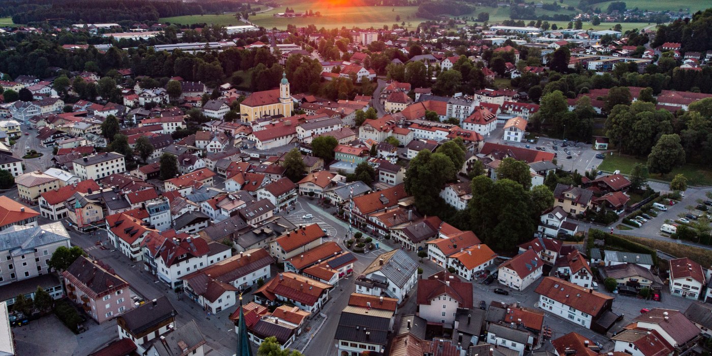 Drohnenfoto_Sonnenaufgang_MiesbacherInnenststadt_2020_&copy;StadtMiesbach