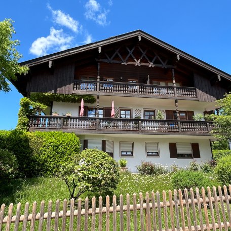 Wohnen im ruhigen Ortskern im traditionell bayrischen Landhaus, © Tegernsee Perle