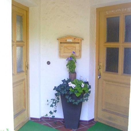 Zugang zu Ihrer Ferienwohnung - eigener Eingang, © im-web.de/ Gäste-Information Schliersee in der vitalwelt schliersee