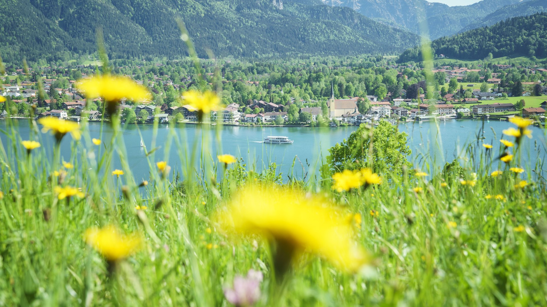 Frühlingsbild Blick auf Rottach-Egern Frühlingsbild Blick auf Rottach-Egern