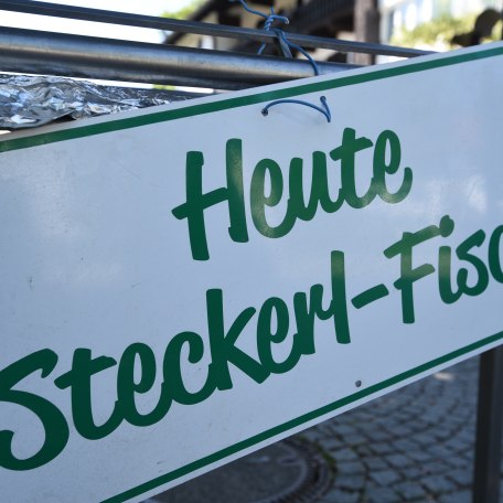 weinbauer_steckerlfisch_bw_1