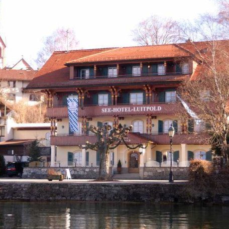 https://d1pgrp37iul3tg.cloudfront.net/objekt_pics/obj_full_32988_018.jpg, &copy; im-web.de/ Tourist Information Tegernsee