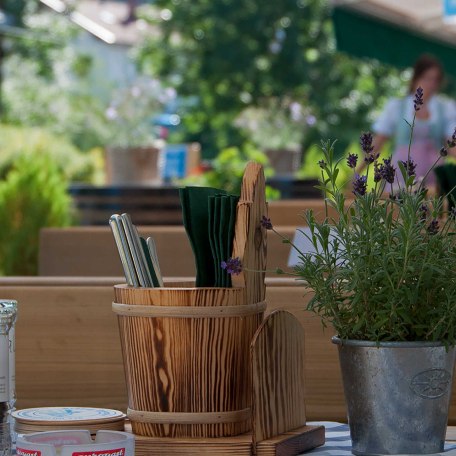 Gasthof Batznhäusl in Kreuth am Tegernsee  - die sonnige Terrasse ist ganzjährig geöffnet, © GERLIND SCHIELE PHOTOGRAPHY TEGERNSEE