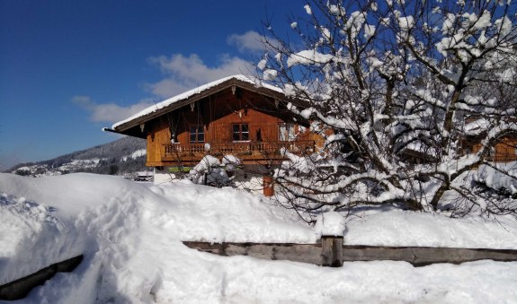 Ferienwohnung Butz in Rottach-Egern - Hausansicht im Winter, © © GERLIND SCHIELE PHOTOGRAPHY TEGERNSEE Ferienwohnung Butz in Rottach-Egern - Hausansicht im Winter, © © GERLIND SCHIELE PHOTOGRAPHY TEGERNSEE