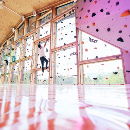 tp_halle-1_boulderwand_2022_ursgolling_0145, &copy; Tegernsee Phantastisch (Urs Golling)