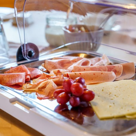 F&uuml;r Doppelzimmerg&auml;ste steht ein reichhaltiges Fr&uuml;hst&uuml;ck f&uuml;r einen perfekten Start in den Tag zur Verf&uuml;gung, &copy; im-web.de/ Tourist-Information Gmund am Tegernsee