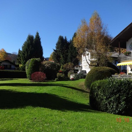 Garten, Ferienwohnung Nr. 8 in der Anlage Dr. Gaertner, &copy; im-web.de/ Ferienwohnungen Tegernsee