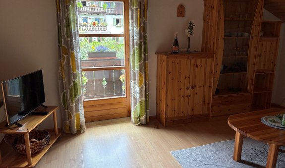 Wohnzimmer, Balkon, &copy; Geratsdorfer