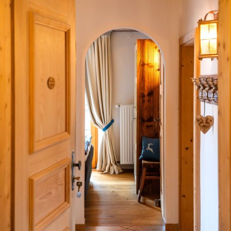 Eingangsbereich Ferienwohnung Maximilian, &copy; im-web.de/ Tourist-Information Bad Wiessee