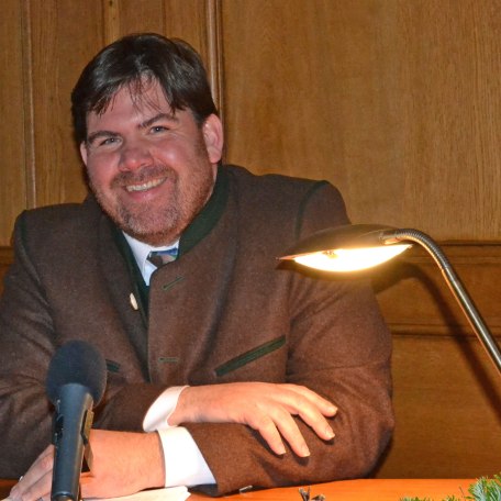 Seite 41 oben Holzkirchner Adventssingen - Klaus Wittmann - Sprecher