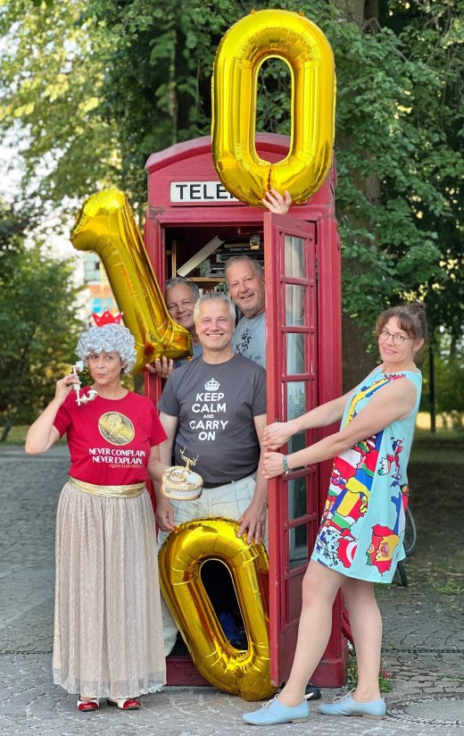 Queen's_Callin_Quintonics.final(1)