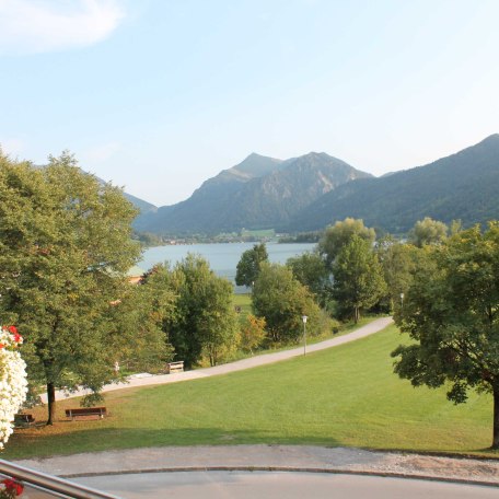 Ausblick auf See und Brecherspitze, © im-web.de/ Gäste-Information Schliersee in der vitalwelt schliersee