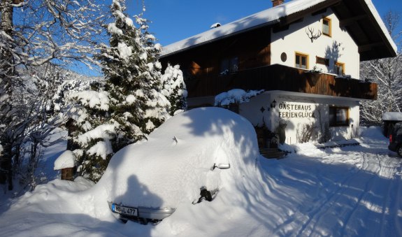 Haus im Winter, &copy; im-web.de/ Touristinformation Fischbachau