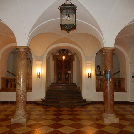 251001_GymnasiumFoyer