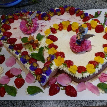 viele hausgemachte Kuchen im Hofcafe oder zu ganz besonderen Anlässen wie Hochzeit, Taufe, Geburtstag...ö, © Prem