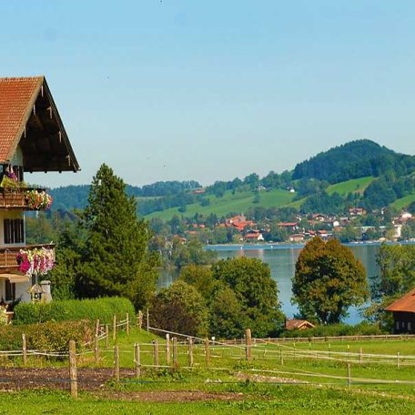 Ausblick vom Hof, © im-web.de/ Gäste-Information Schliersee in der vitalwelt schliersee