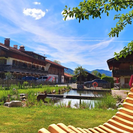Alpinsofa mit Schwimmteich, &copy; im-web.de/ Tourist-Information Rottach-Egern