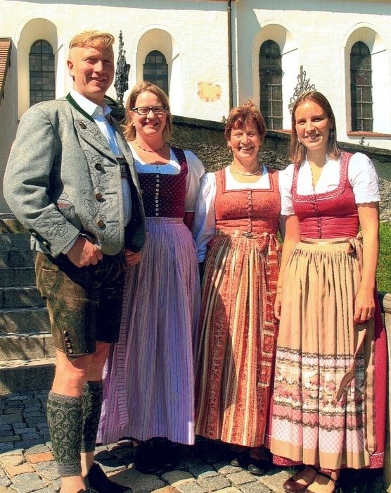 Seite 42 oben Holzkirchner Adventssingen - Hamberger Viergsang